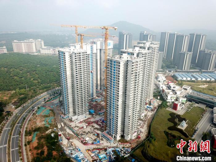 廣州一在建樓盤。 范少鵬 攝