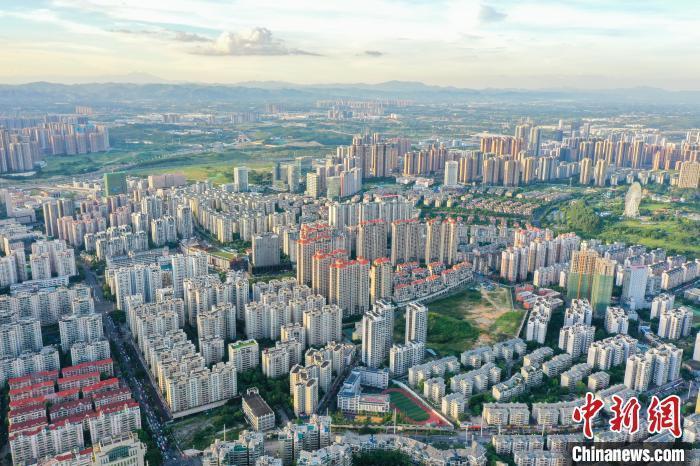 資料圖：航拍樓盤林立。 陳冠言 攝