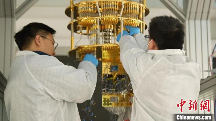 （高質(zhì)量發(fā)展調(diào)研行）“祖沖之號”量子計算云平臺發(fā)布接入176比特量子計算機(jī)